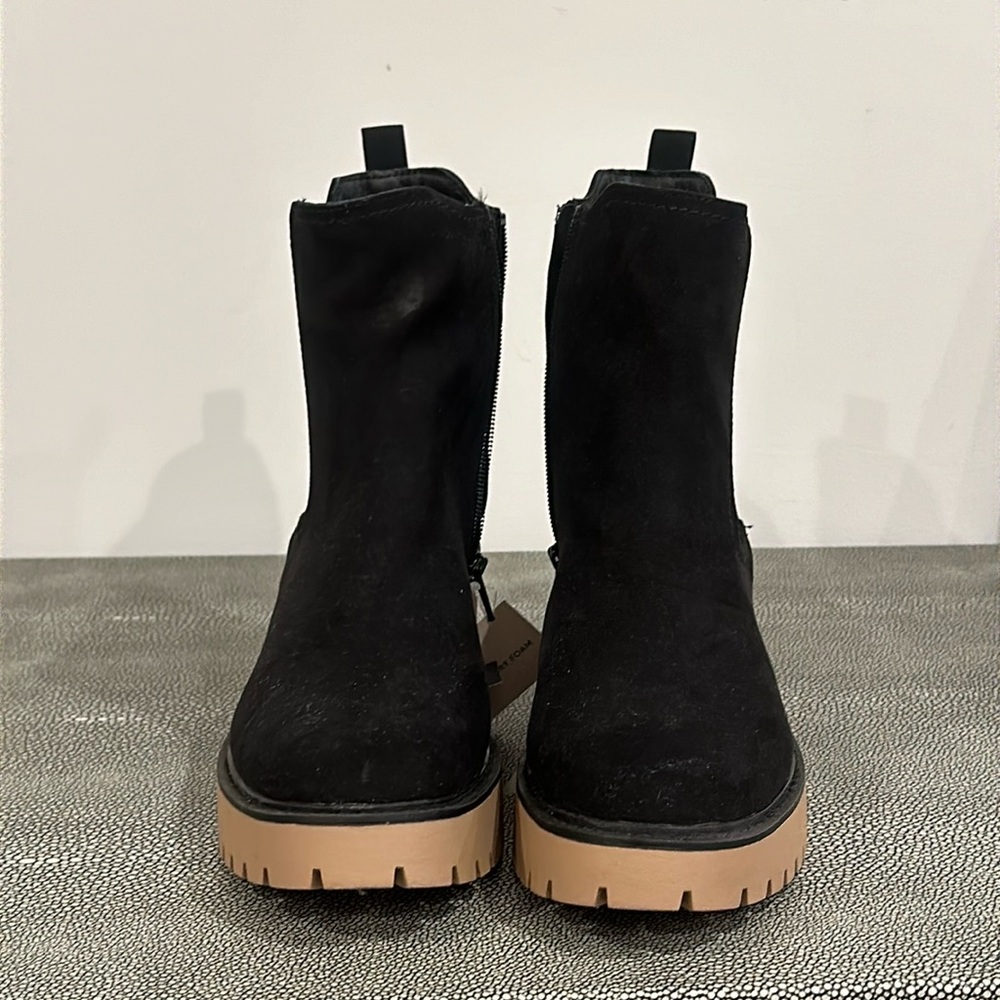 Universal Thread Crispin Chelsea Bootie